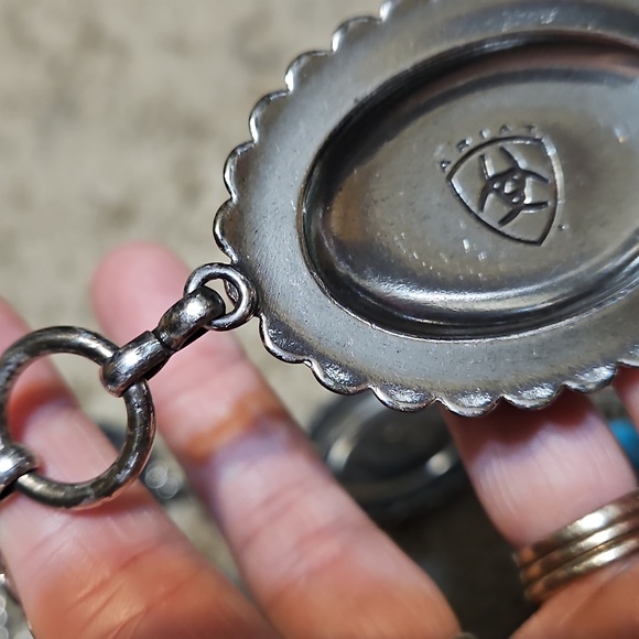 Ariat Oval Silver and Turquoise Concho Adjustable Chain Belt - Picture 5 of 6